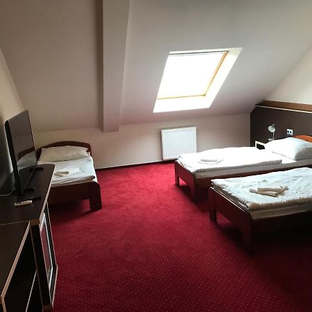 Komárom Aranytal Panzio Bed & Breakfast エクステリア 写真