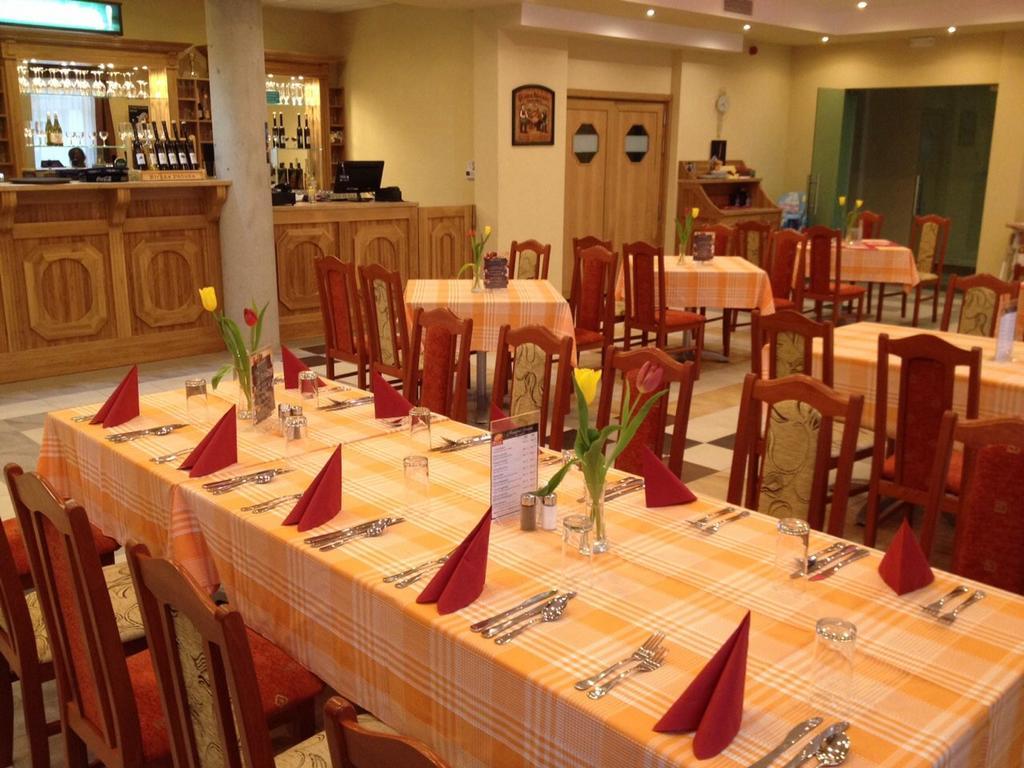 Komárom Aranytal Panzio Bed & Breakfast エクステリア 写真