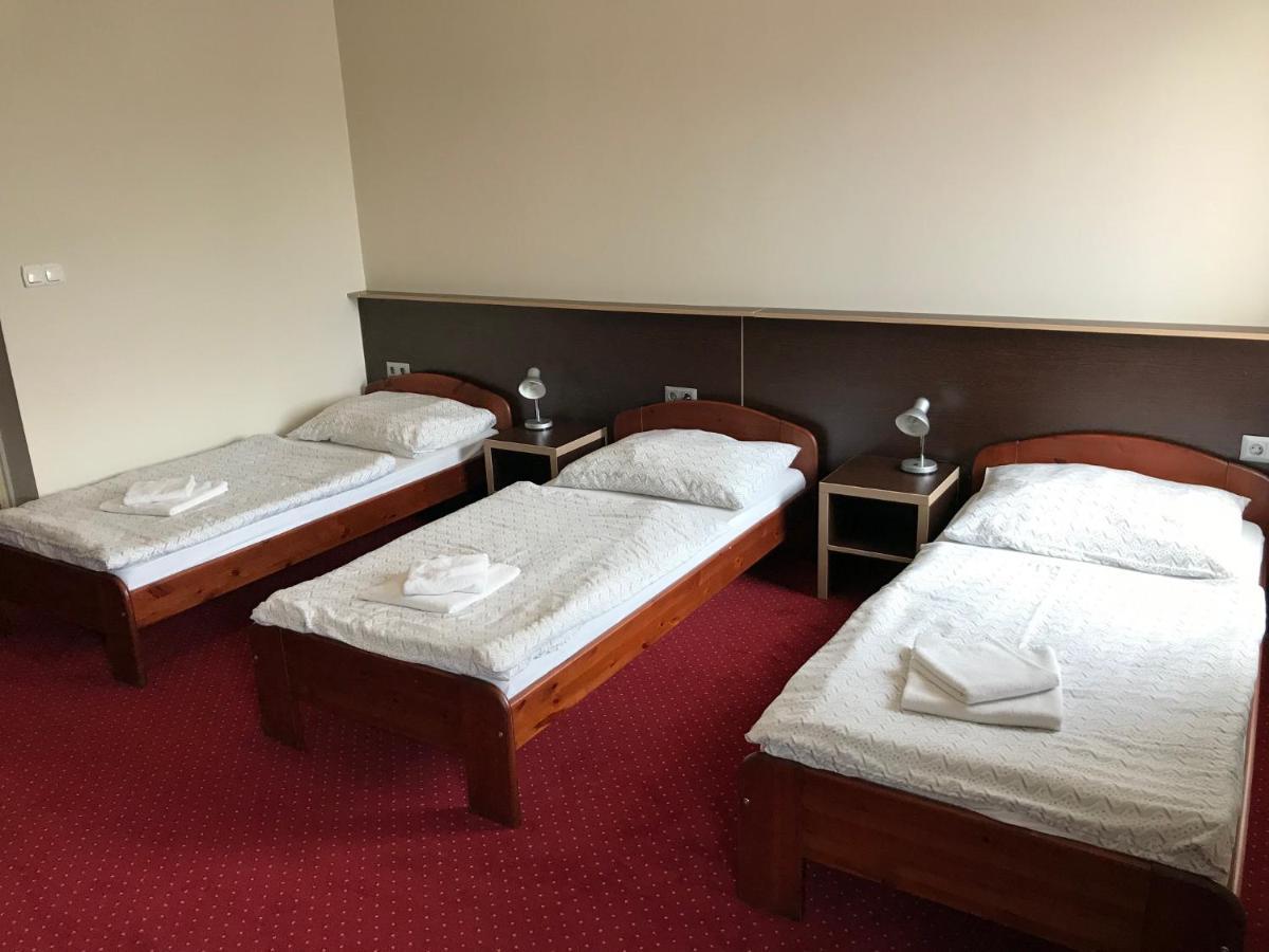 Komárom Aranytal Panzio Bed & Breakfast エクステリア 写真